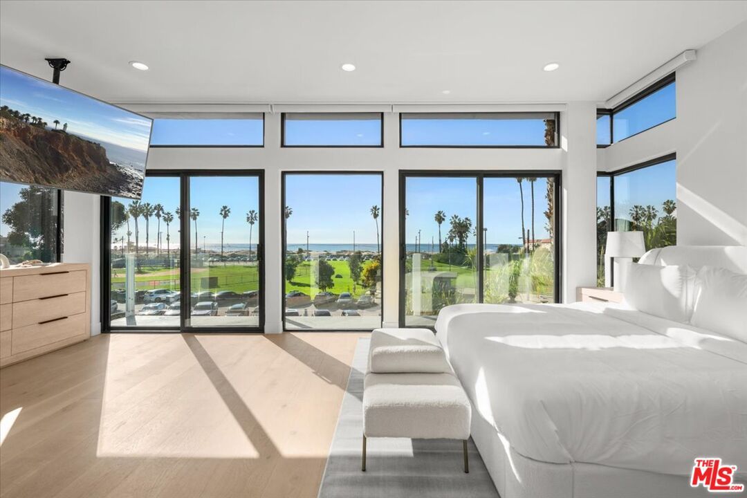 Bedroom, Interior, Recessed Lighting, Water, Wood Texture Flooring