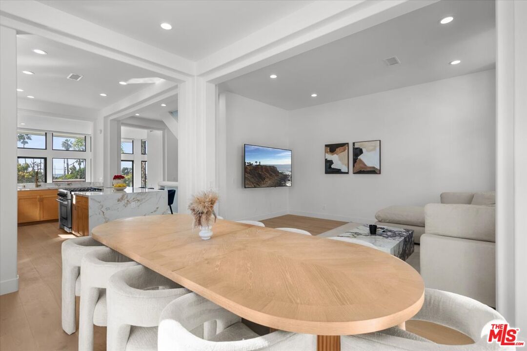 Dining room, Interior, Living room, Recessed Lighting, Wood Texture Flooring