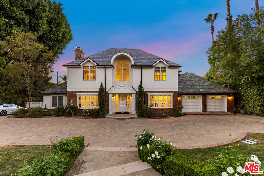 Attached, Exterior, Facade, Brick Facade, French Provincial