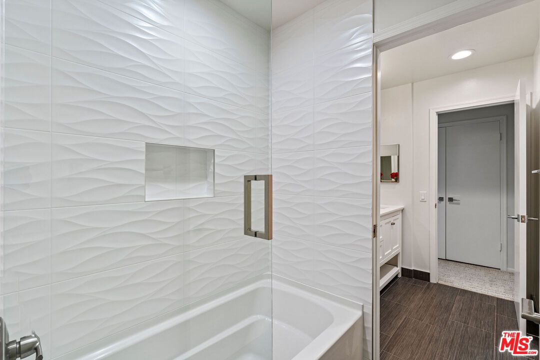 Bathroom, Interior, Recessed Lighting, Wood Texture Flooring