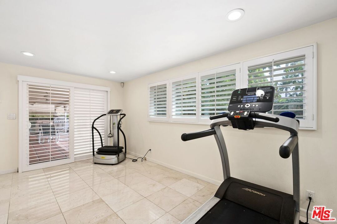 Fitness Equipment, Interior, Recessed Lighting