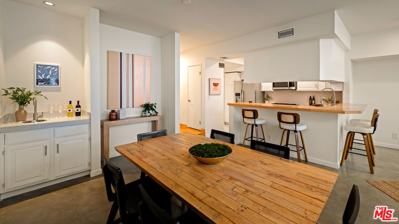Dining room, Interior, Kitchen, Recessed Lighting