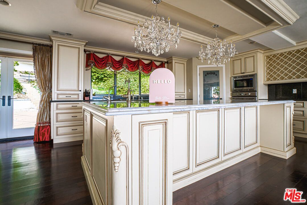 Chandelier, Interior, Kitchen, Wood Texture Flooring