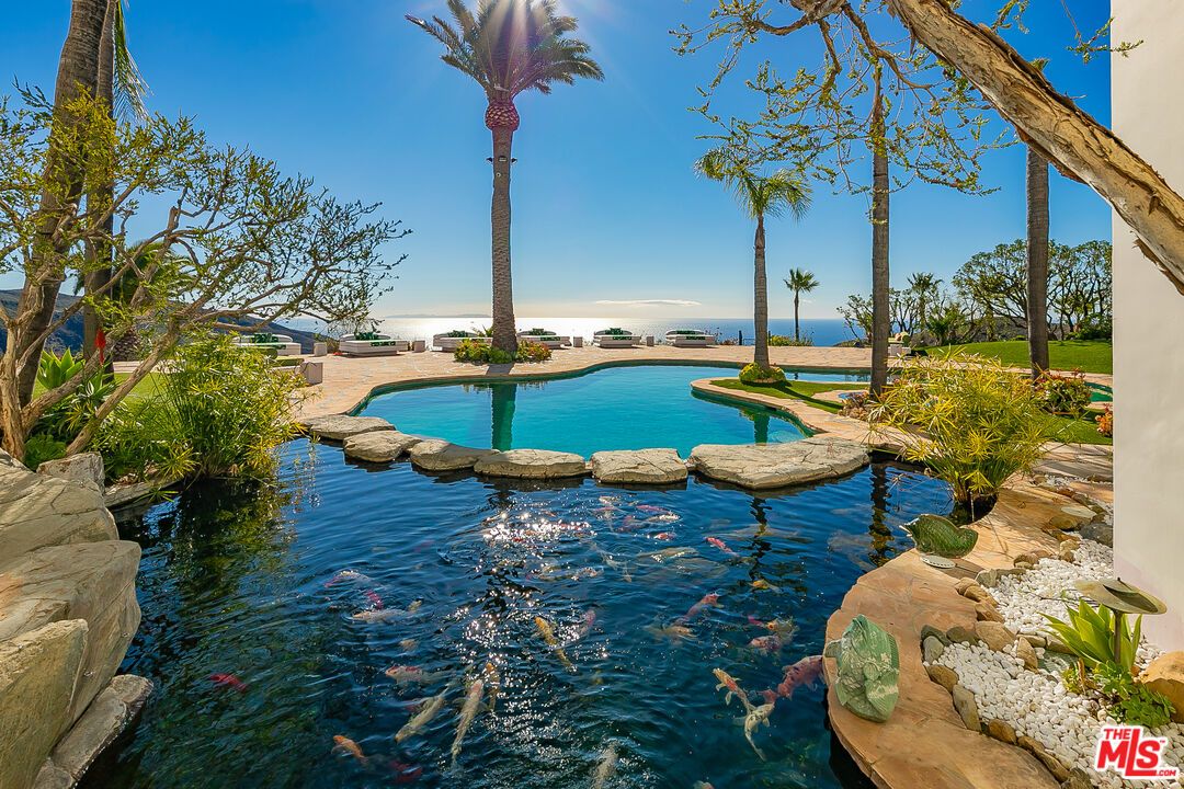 Exterior, Pool, Water