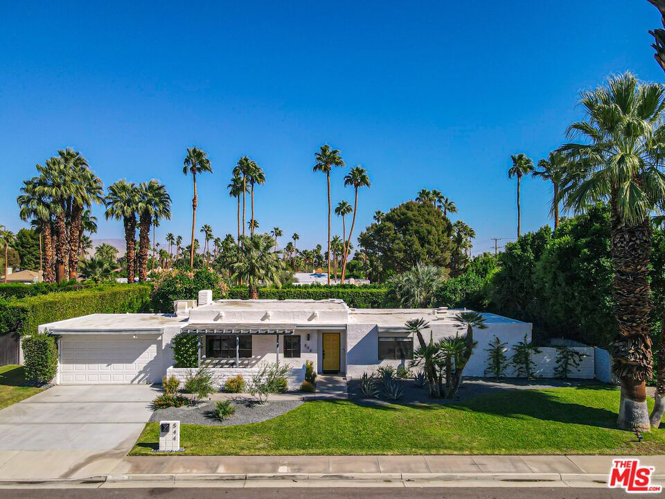 Attached, Exterior, Facade, Modern