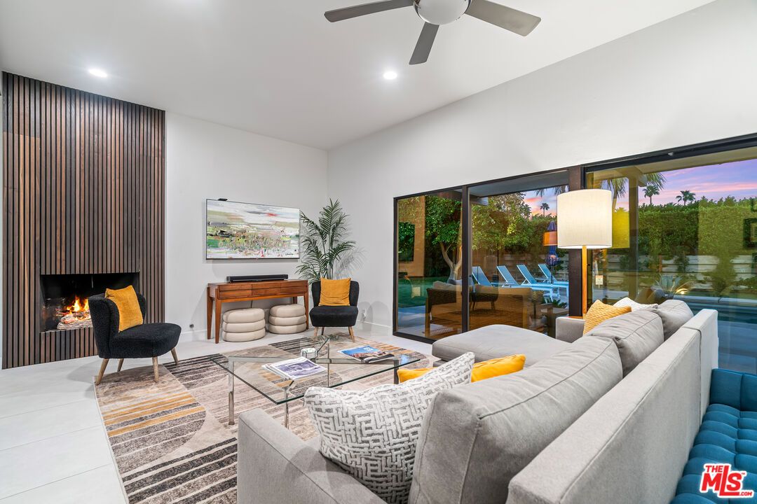 Fireplace, Interior, Living room, Recessed Lighting