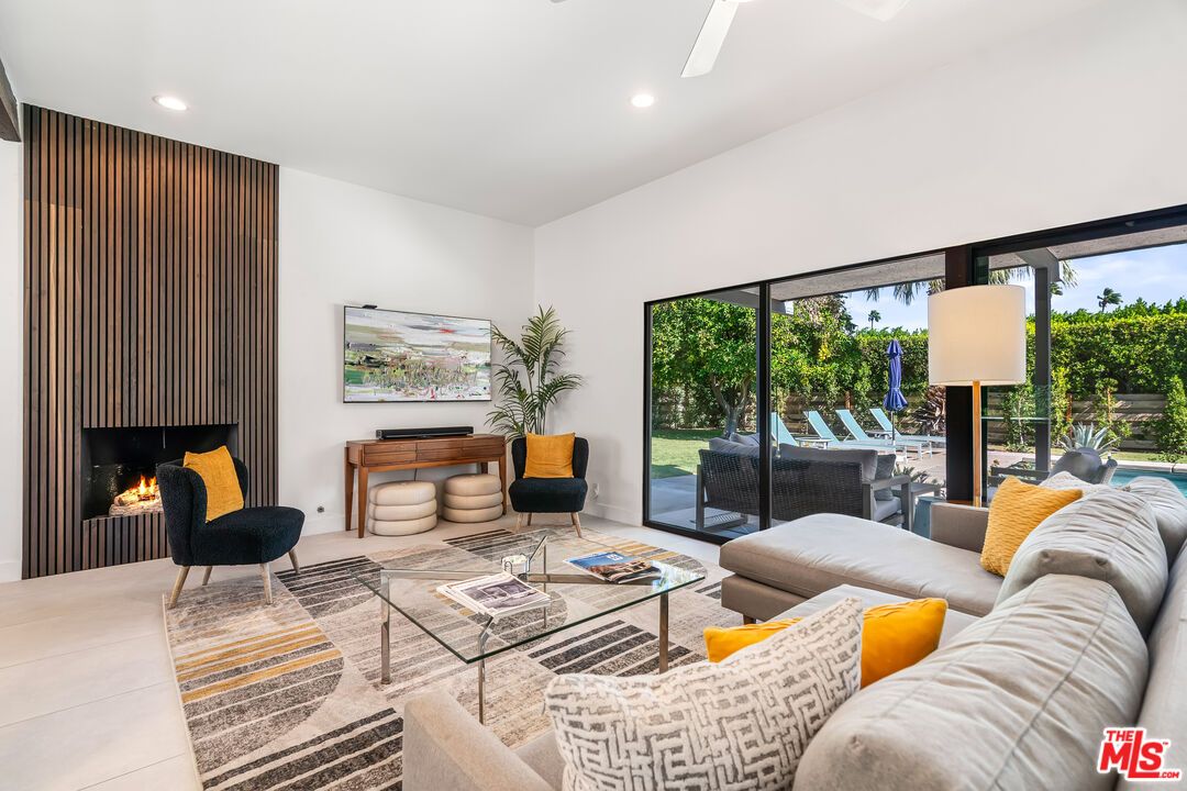 Fireplace, Interior, Living room, Recessed Lighting