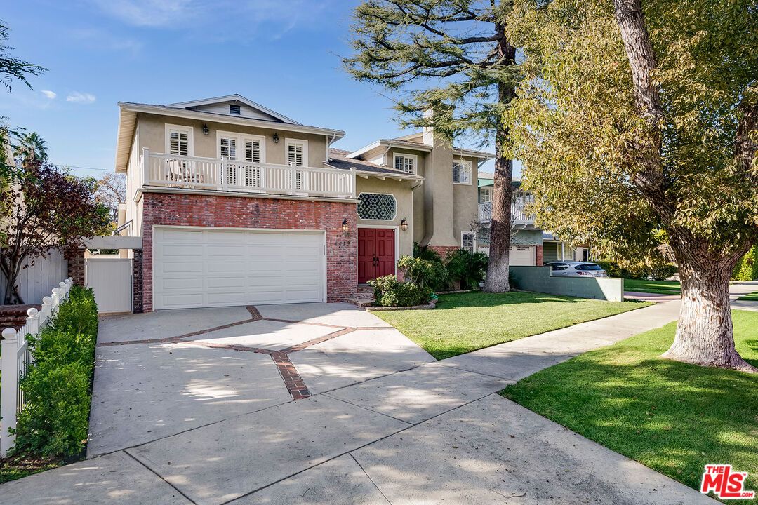 Attached, Exterior, Facade, Brick Facade, Mediterranean