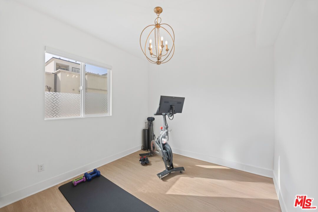 Chandelier, Fitness Equipment, Interior, Wood Texture Flooring