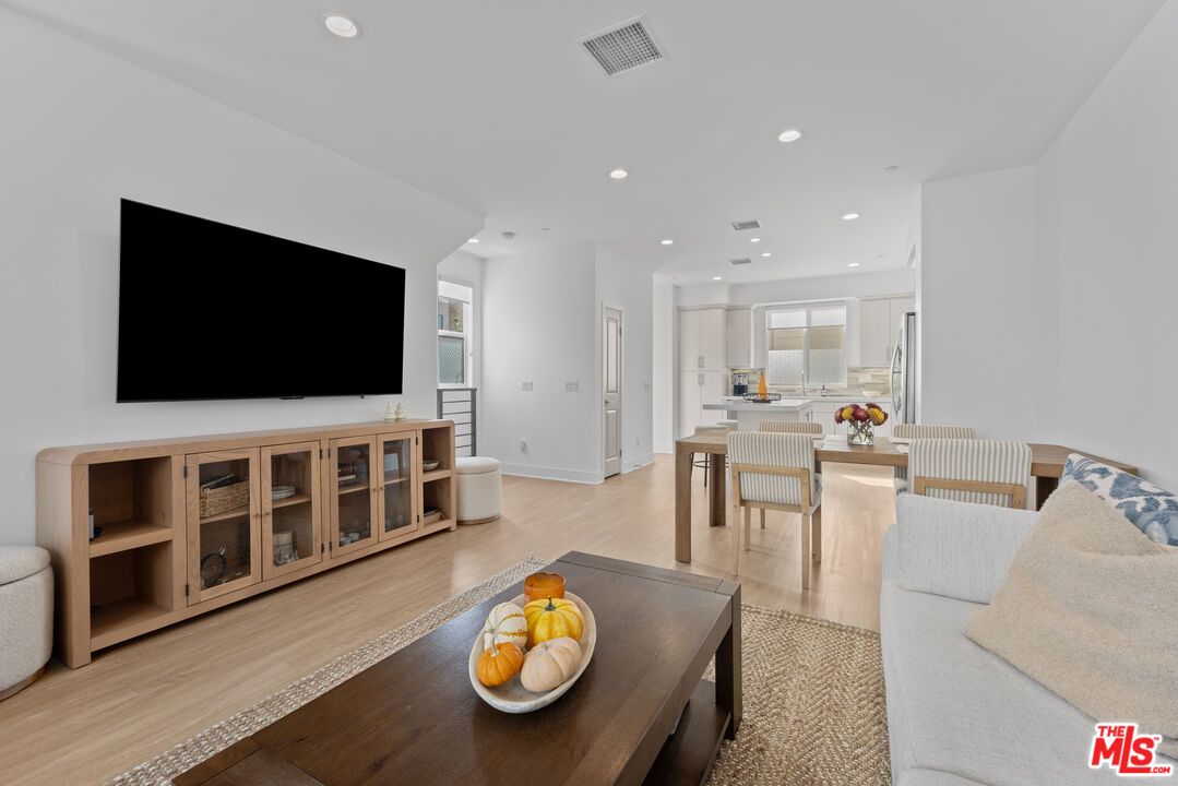 Dining room, Interior, Kitchen, Living room, Recessed Lighting, Wood Texture Flooring