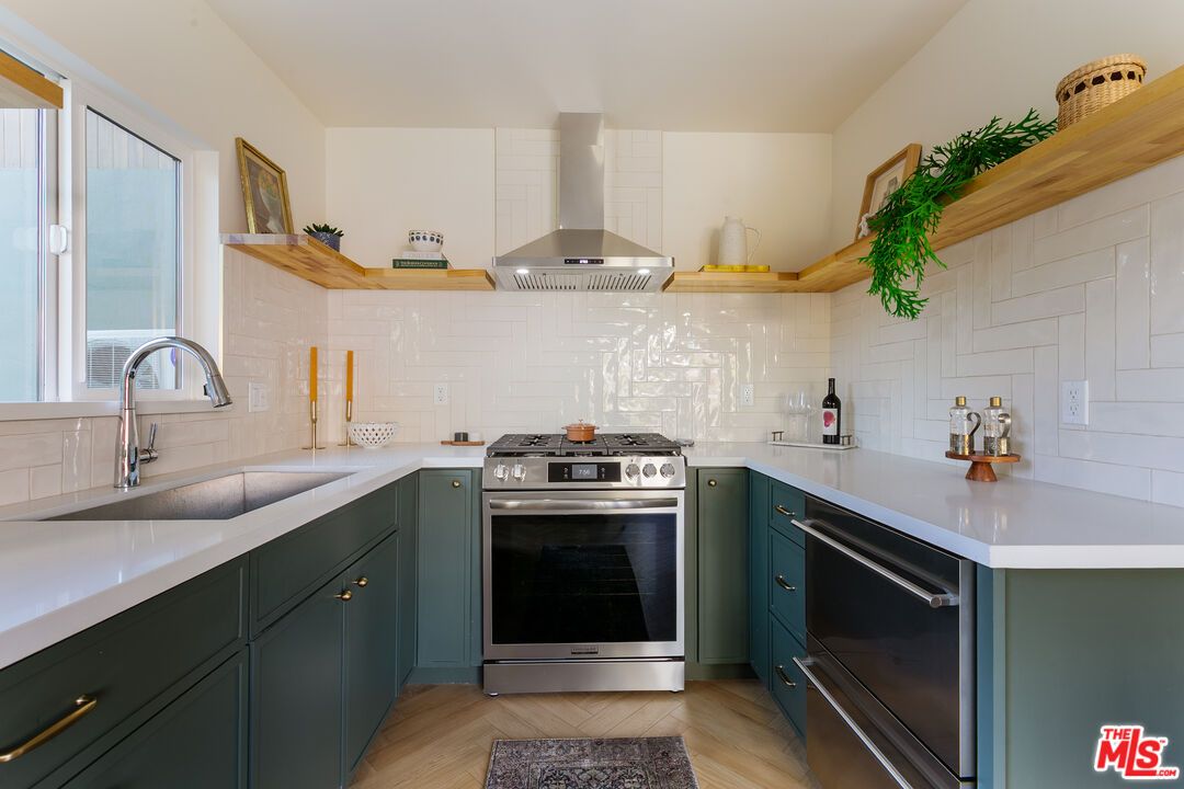 Interior, Kitchen, Stainless Steel Appliances, Wood Texture Flooring