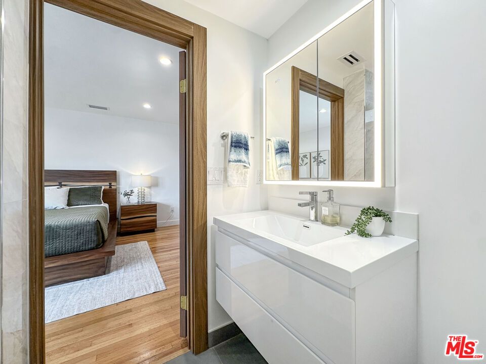 Bathroom, Bedroom, Interior, Recessed Lighting, Wood Texture Flooring