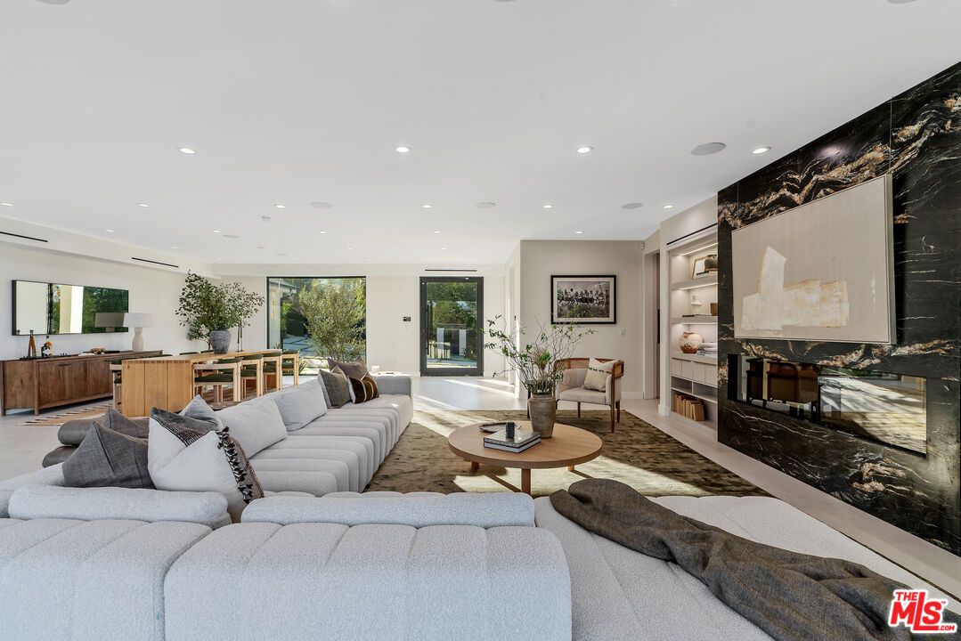 Fireplace, Interior, Living room, Recessed Lighting