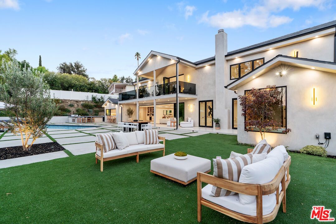 Backyard, Exterior, Pool