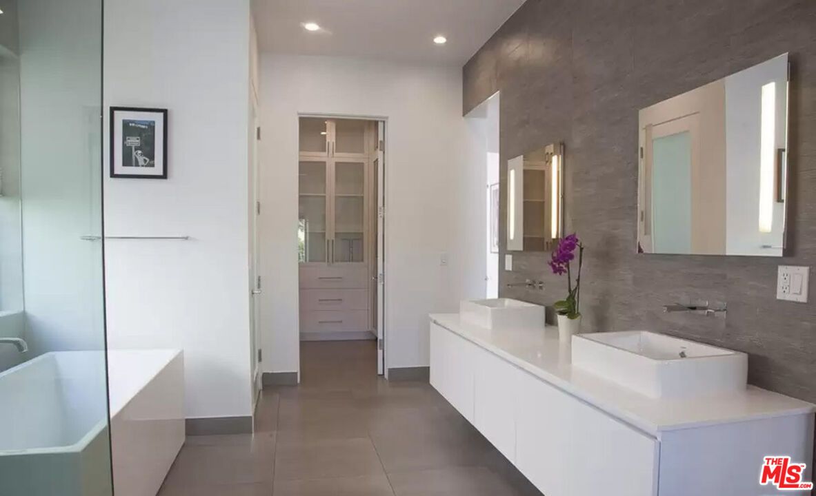 Bathroom, Dual Sink Vanities, Free Standing Baths, Interior, Recessed Lighting
