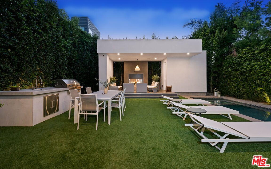 Backyard, Exterior, Outdoor Kitchen, Pool