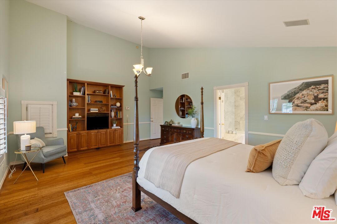 Bedroom, Chandelier, Interior, Pendant Lights, Wood Texture Flooring