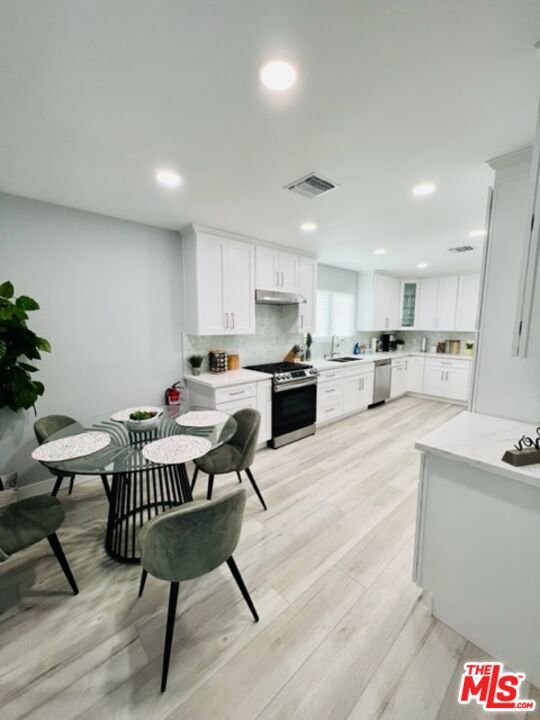Dining room, Interior, Kitchen, Recessed Lighting, Wood Texture Flooring