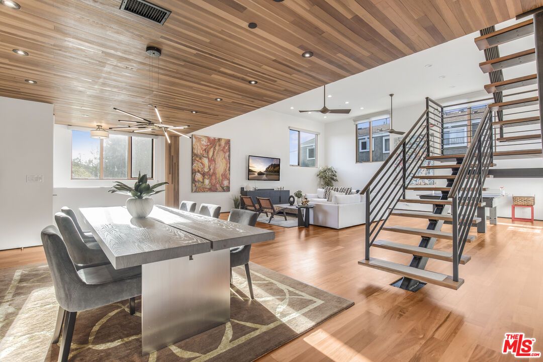 Dining room, Interior, Living room, Pendant Lights, Recessed Lighting, Wooden Ceilings, Wood Texture Flooring