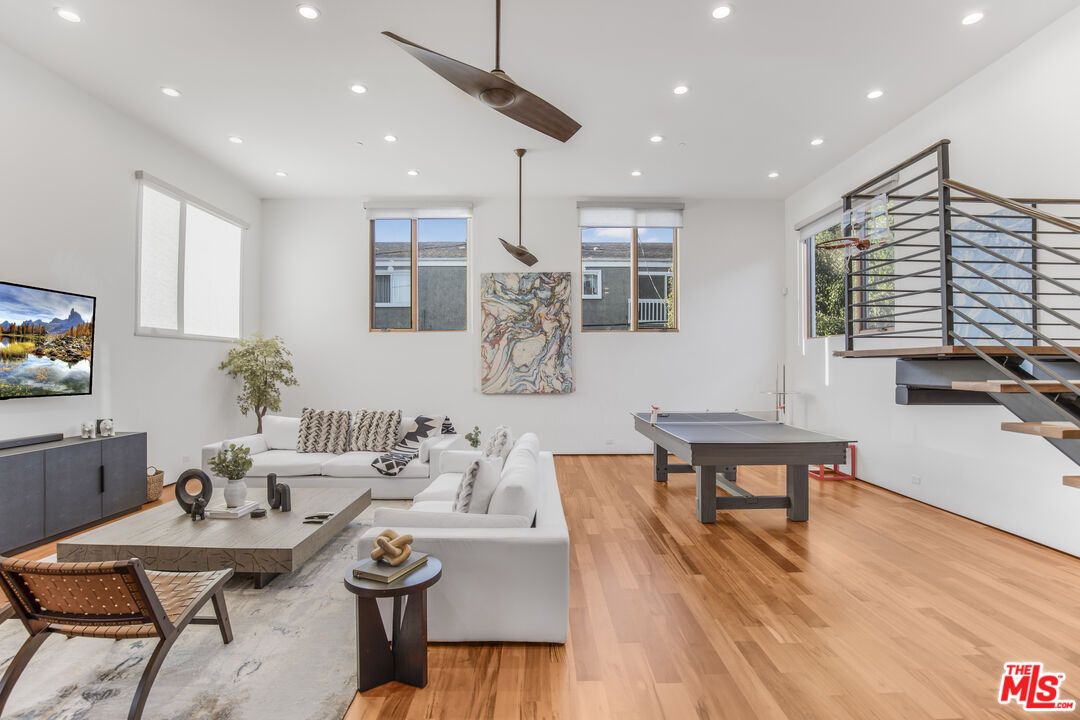 Game Room, Interior, Living room, Pendant Lights, Recessed Lighting, Wood Texture Flooring