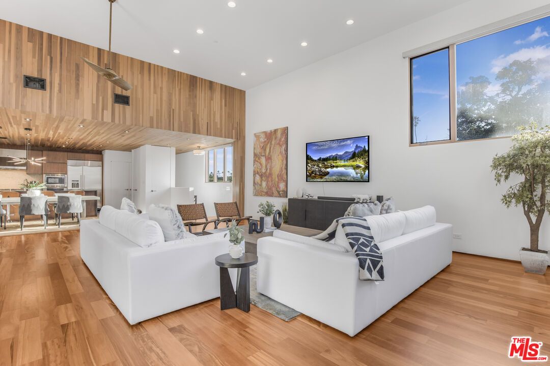 Interior, Kitchen, Living room, Pendant Lights, Recessed Lighting, Wooden Ceilings, Wood Texture Flooring, Wooden Walls