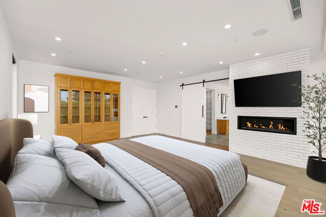 Bedroom, Fireplace, Interior, Recessed Lighting, Wood Texture Flooring