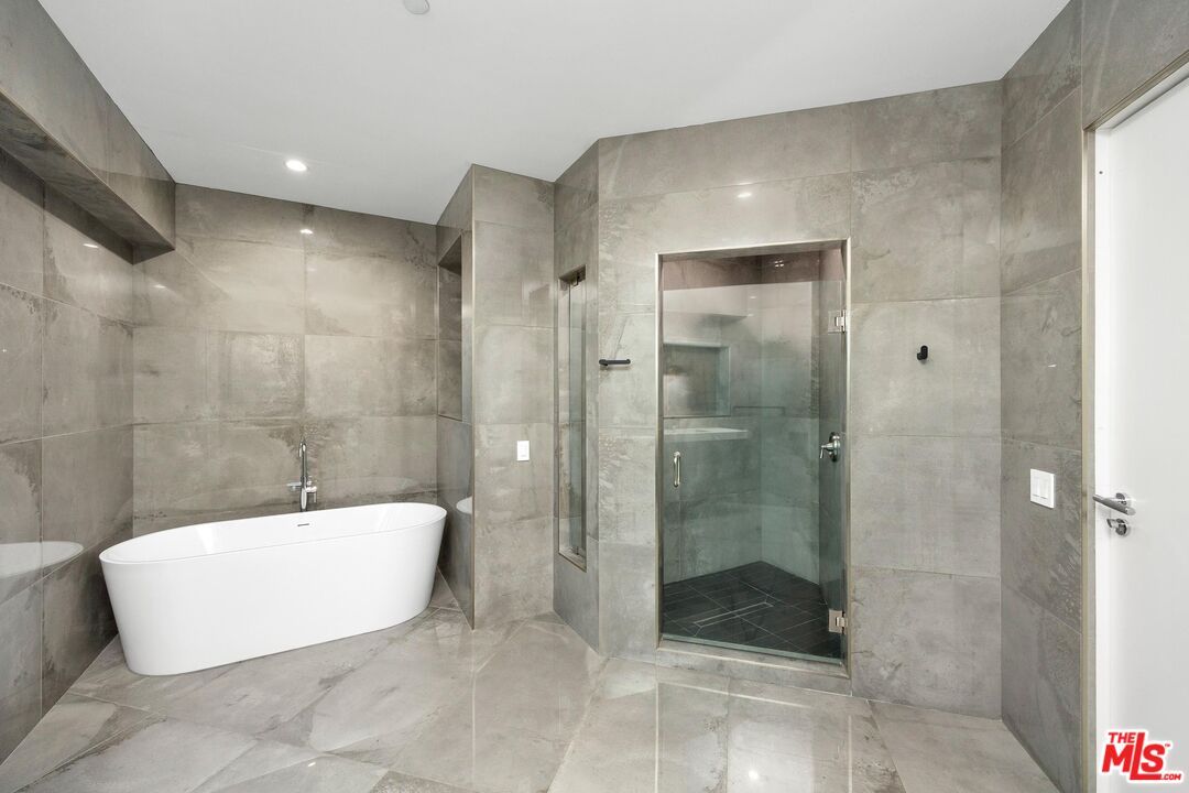 Bathroom, Free Standing Baths, Glass Shower, Interior, Recessed Lighting