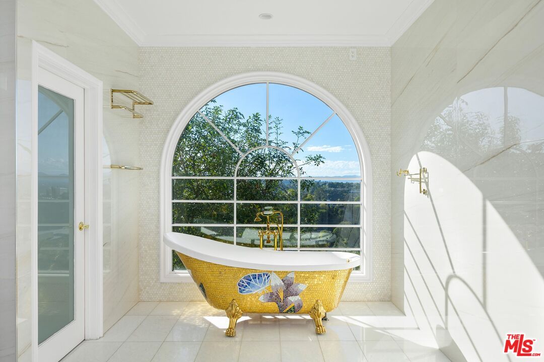 Bathroom, Free Standing Baths, Interior