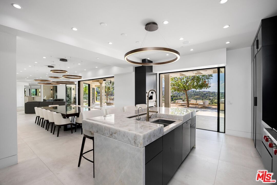 Dining room, Interior, Kitchen, Pendant Lights, Recessed Lighting, Stainless Steel Appliances