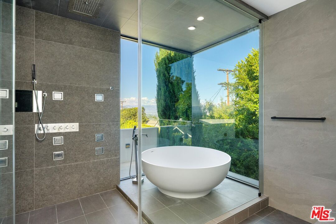 Bathroom, Free Standing Baths, Glass Shower, Interior, Recessed Lighting