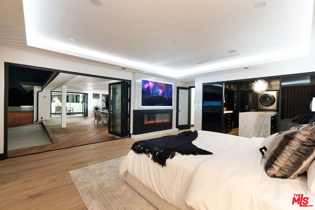 Bedroom, Fireplace, Interior, Recessed Lighting, Wood Texture Flooring