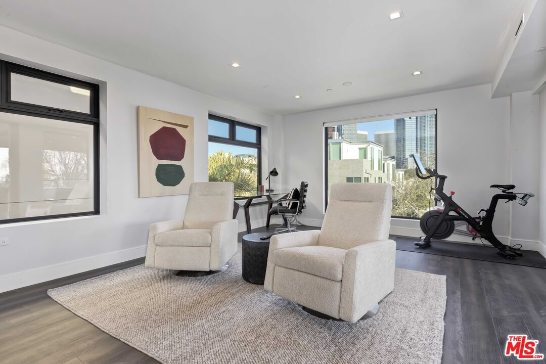 Fitness Equipment, Interior, Recessed Lighting, Wood Texture Flooring