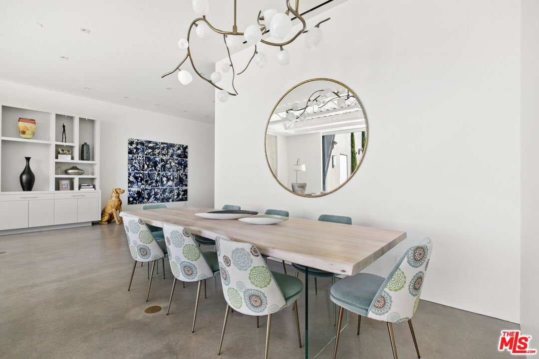 Dining room, Interior