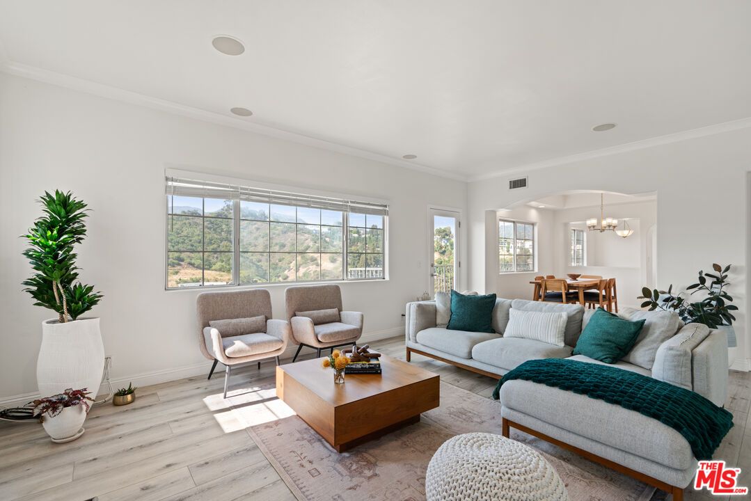 Chandelier, Dining room, Interior, Living room, Wood Texture Flooring