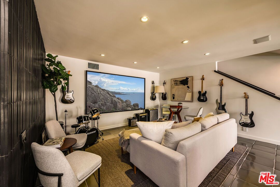 Interior, Living room, Recessed Lighting, Water