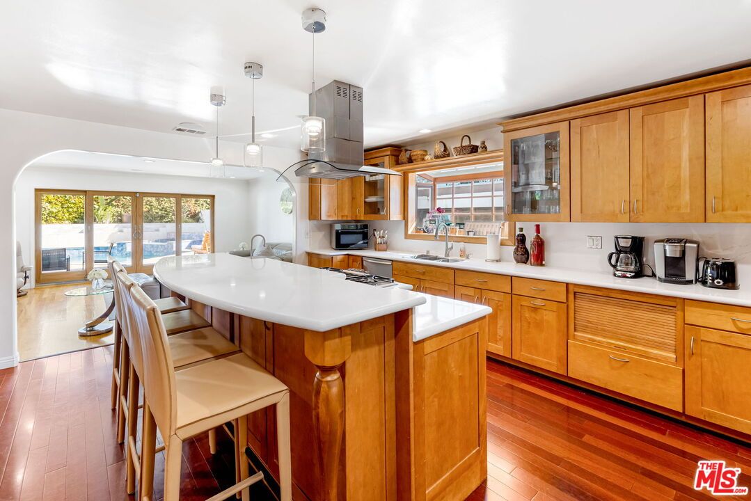 Dining room, Interior, Kitchen, Pendant Lights, Wood Texture Flooring