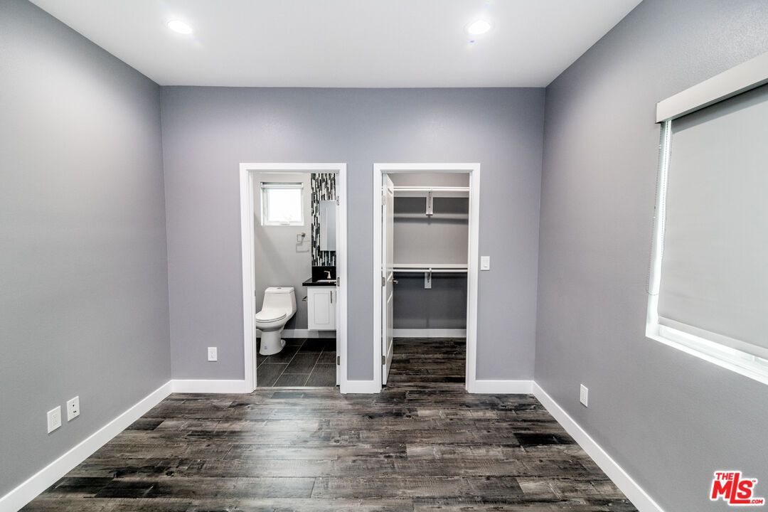 Bathroom, Interior, Recessed Lighting, Wood Texture Flooring