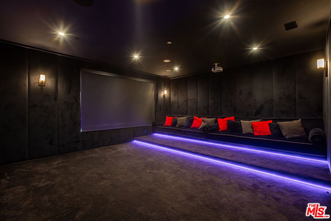 Interior, Projection Screen, Recessed Lighting, Theatre Room