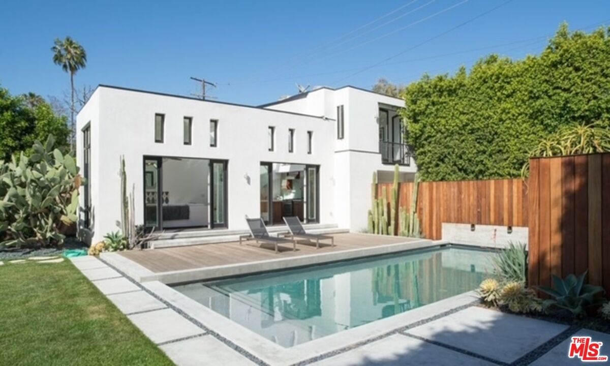 Backyard, Exterior, Pool