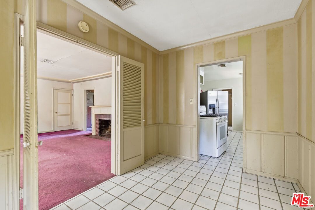 Empty room, Fireplace, Interior, Kitchen