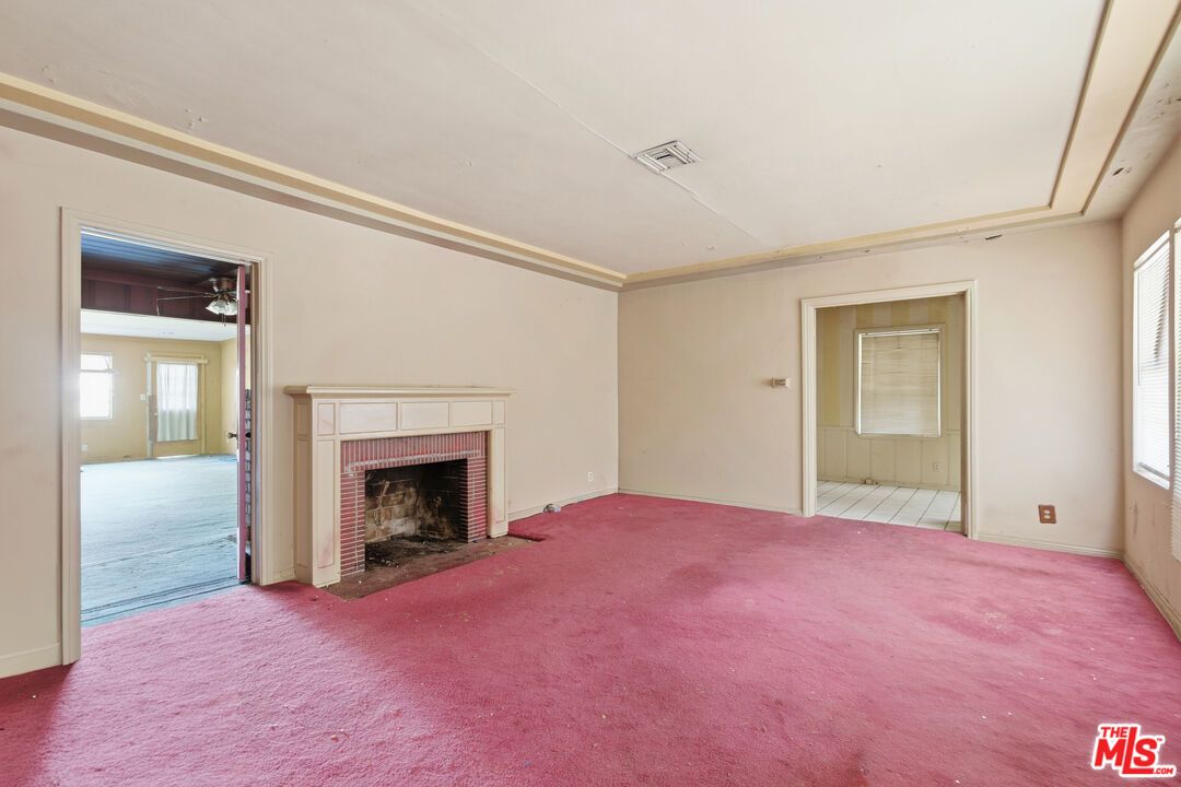 Empty room, Fireplace, Interior