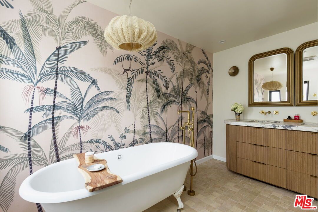 Bathroom, Free Standing Baths, Interior