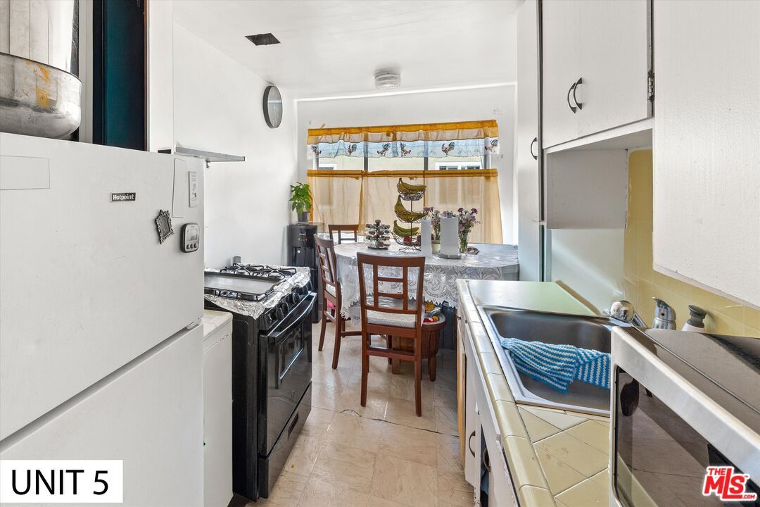 Interior, Kitchen, Tile Countertops