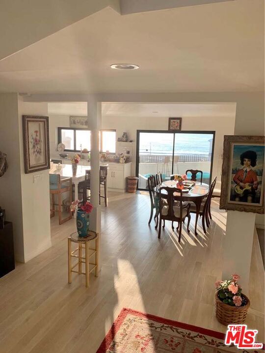 Dining room, Interior, Kitchen, Recessed Lighting, Wood Texture Flooring