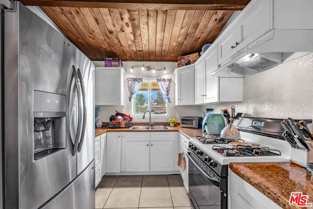 Interior, Kitchen, Wooden Ceilings