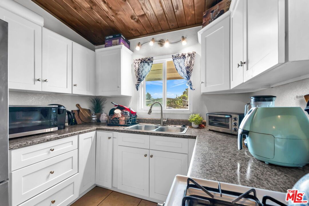 Interior, Kitchen, Wooden Ceilings