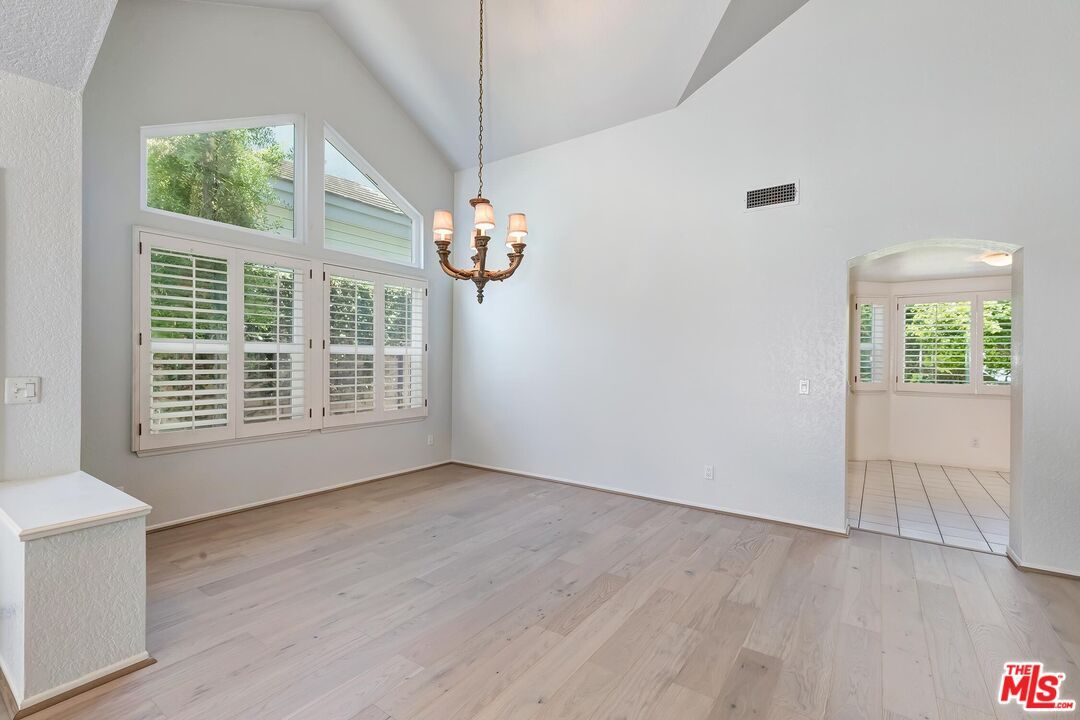 Chandelier, Empty room, Interior, Pendant Lights, Wood Texture Flooring
