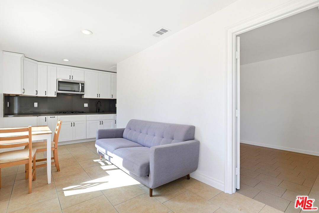 Dining room, Interior, Kitchen, Recessed Lighting, Stainless Steel Appliances