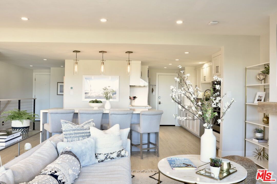 Interior, Kitchen, Living room, Pendant Lights, Recessed Lighting, Wood Texture Flooring