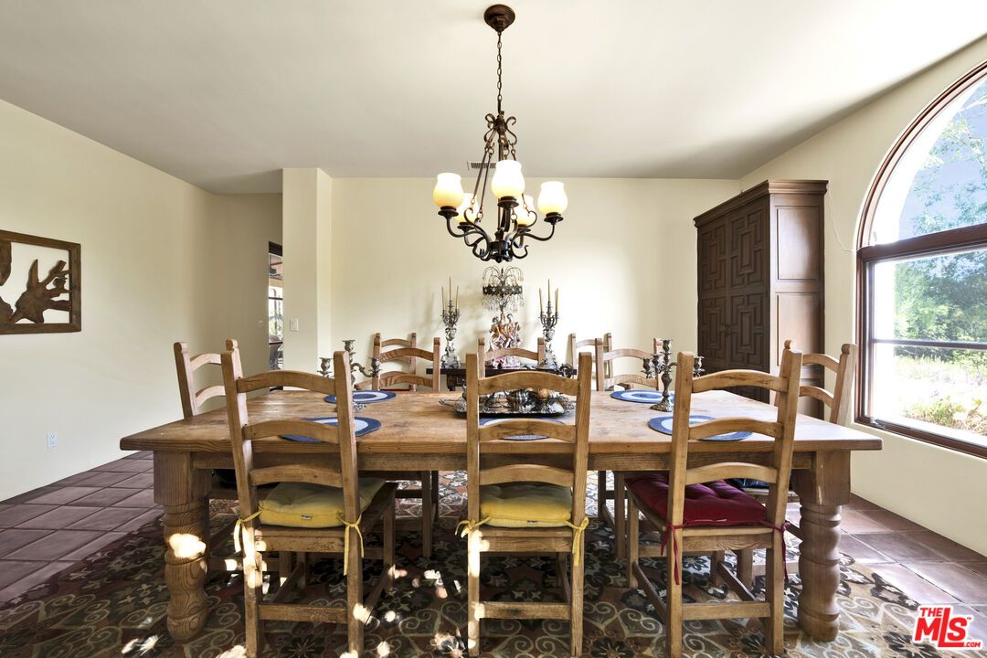 Chandelier, Dining room, Interior